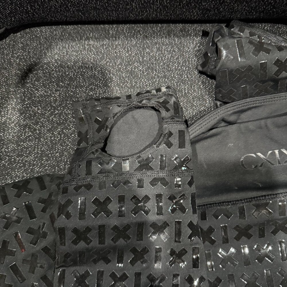 Lot of CXIX and Hella Heels - Picture 4 of 5